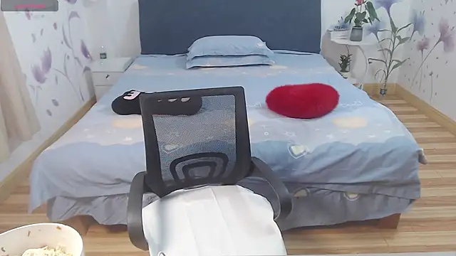 Snapshot of mila-baby-99 chatting on 05.21.26 mila-baby-99 online show from 05.21.26