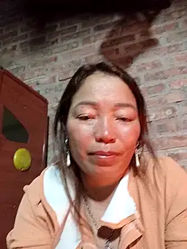 Yellow-pink online show from 04.25.26