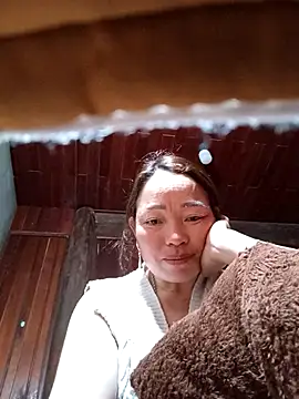 Yellow-pink online show from 04.26.26