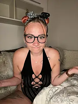 Fiebie licious  online show from 07.26.26