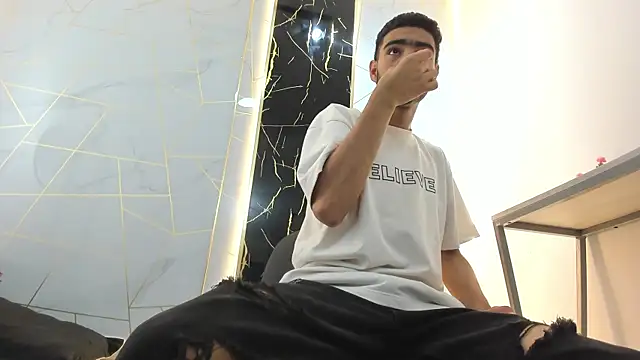 Valentin Lux online show from 03.14.26