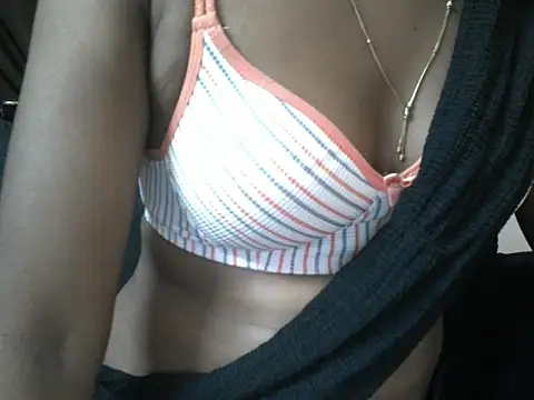 Couplehot00 online show from 05.31.26