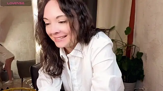 Snapshot of Harmoni_Love chatting on 05.06.26 Harmoni Love online show from 05.06.26