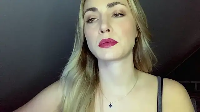 Snapshot of ScarlettSensitive chatting on 05.16.26 ScarlettSensitive online show from 05.16.26