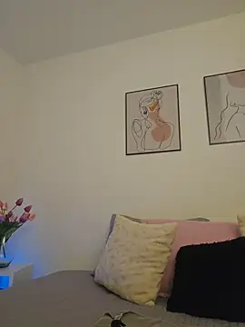 Victoria Evanss online show from 04.12.26