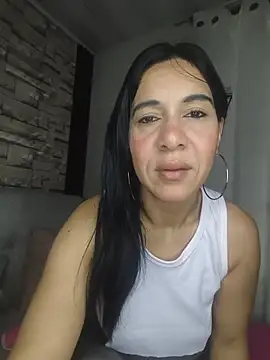 Snapshot of Camillemonroe_ chatting on 07.04.26 Camillemonroe online show from 07.04.26