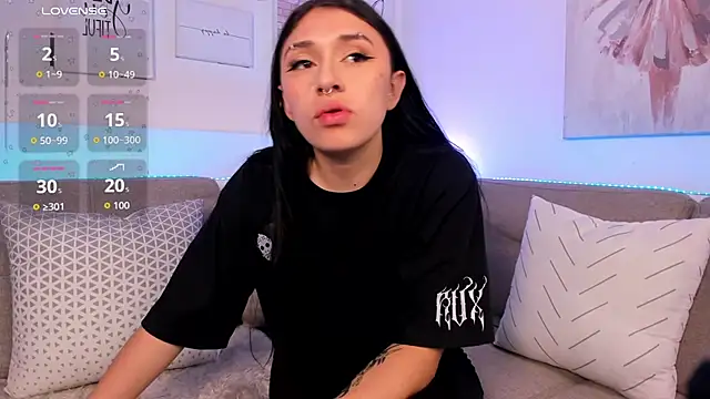 Snapshot of Zoey_monroe chatting on 06.19.26 Zoey monroe online show from 06.19.26