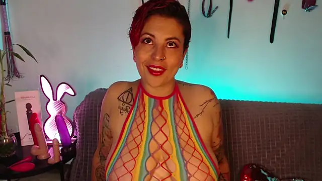 Snapshot of RedWidowCol chatting on 05.27.26 RedWidowCol online show from 05.27.26