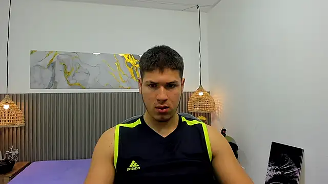 Snapshot of AlessandroFranco chatting on 07.04.26 AlessandroFranco online show from 07.04.26