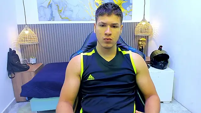 Snapshot of AlessandroFranco chatting on 07.18.26 AlessandroFranco online show from 07.18.26
