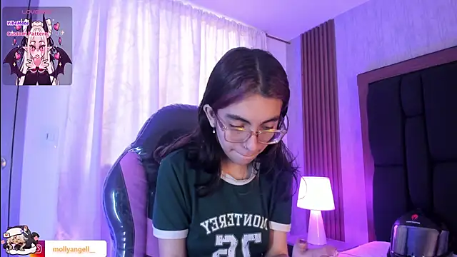 Molly A online show from 08.04.26