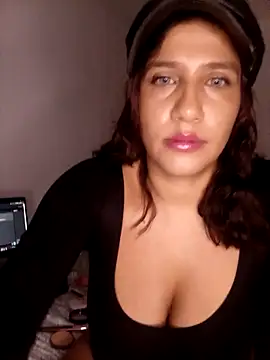 Snapshot of douce_9 chatting on 03.15.26 douce 9 online show from 03.15.26