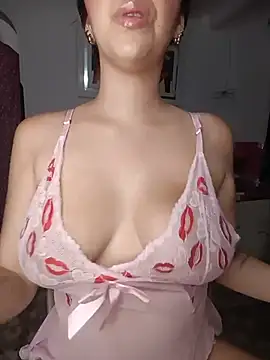 Kitty Loveee online show from 06.14.26