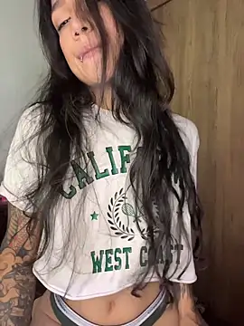 Twoshotsparty420 online show from 04.28.26