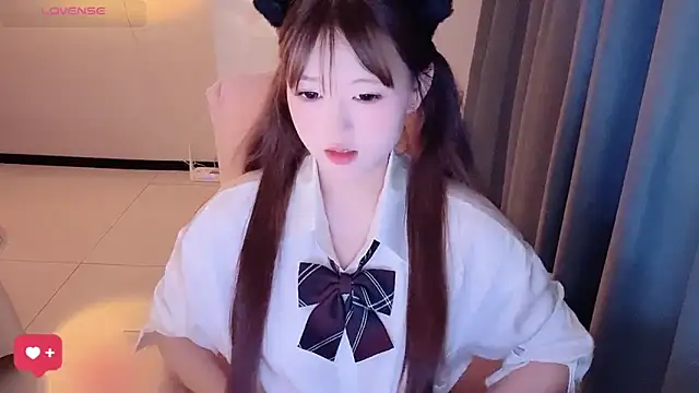 Snapshot of winnie-ww chatting on 05.13.26 winnie-ww online show from 05.13.26