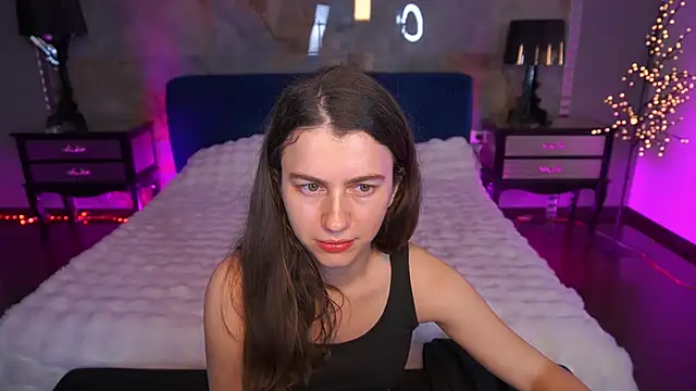 LittleJulii online show from 06.07.26