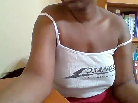 melaninebony2 online show from 04.01.26