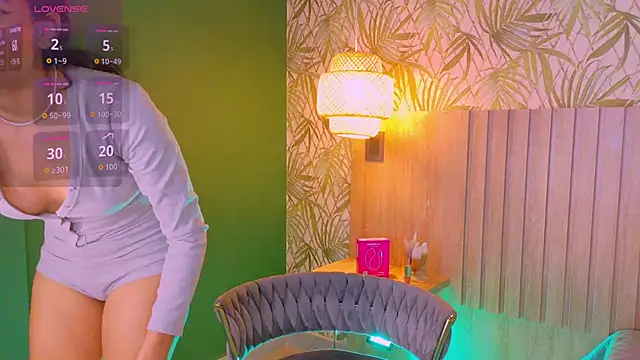 EmmaCollins01 online show from 04.18.26