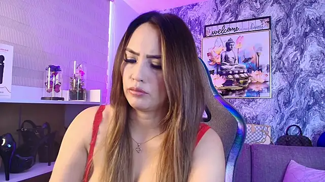 Snapshot of Katalina_Alvarezz chatting on 04.20.26 Katalina Alvarezz online show from 04.20.26