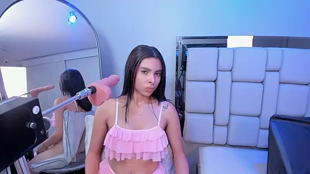Lia owenss online show from 05.17.26
