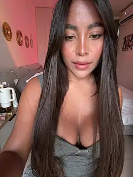 SaraValentina11 online show from 04.19.26