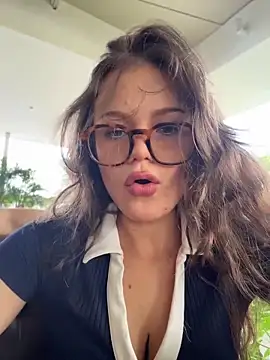 Snapshot of Tallulah_Kinky chatting on 06.15.26 Tallulah Kinky online show from 06.15.26
