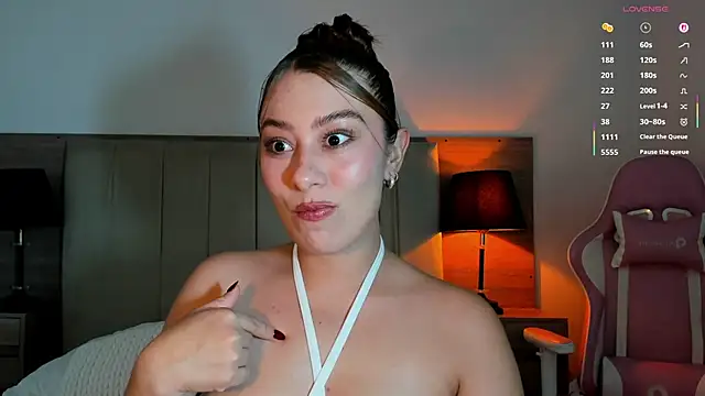 Snapshot of alejarosee chatting on 06.15.26 alejarosee online show from 06.15.26