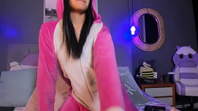 Violettaa Stone online show from 04.13.26