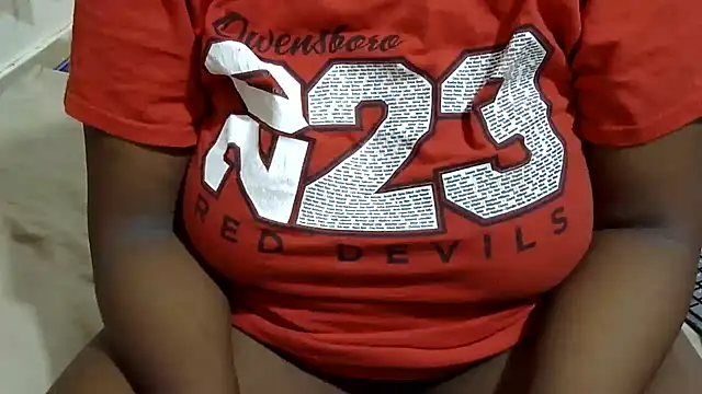 Snapshot of QueenOfBooty chatting on 03.11.26 QueenOfBooty online show from 03.11.26