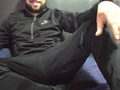 Snapshot of Sergiomachine69 chatting on 05.06.26 Sergiomachine69 online show from 05.06.26
