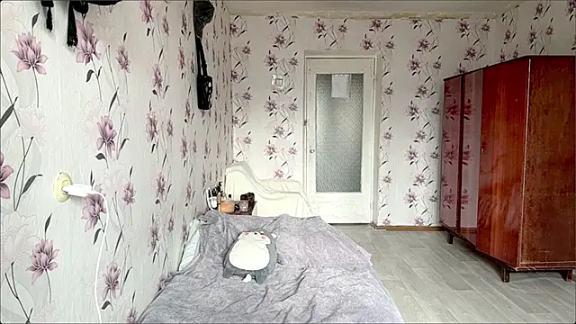 AnnaWasp online show from 04.16.26