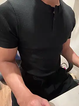 Snapshot of ZhangQing95 chatting on 03.13.26 ZhangQing95 online show from 03.13.26