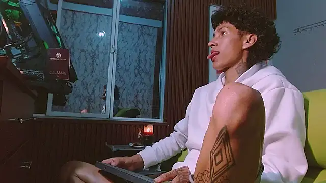 Daniel DLuxxx online show from 04.02.26