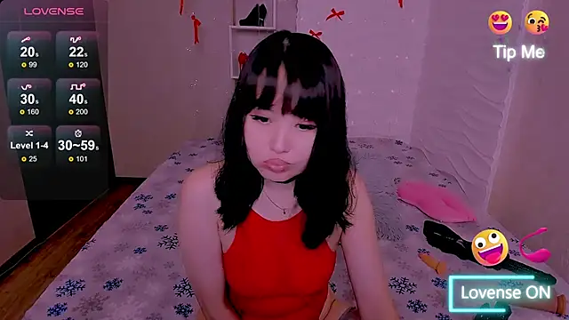 Snapshot of Akiko_Yun chatting on 06.04.26 Akiko Yun online show from 06.04.26