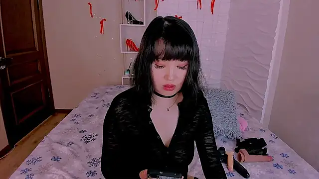 Snapshot of Akiko_Yun chatting on 07.17.26 Akiko Yun online show from 07.17.26