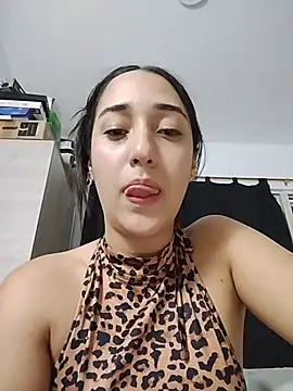isabellaHill2 online show from 05.05.26