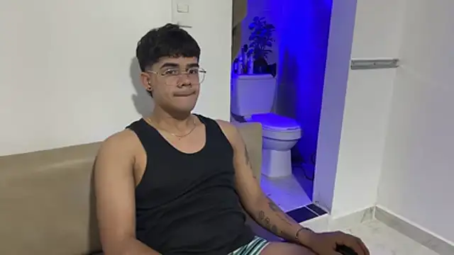 Snapshot of matiass_vegas chatting on 04.08.26 matiass vegas online show from 04.08.26