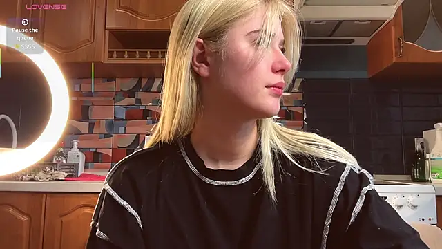 Snapshot of ivygenesis chatting on 04.04.26 ivygenesis online show from 04.04.26