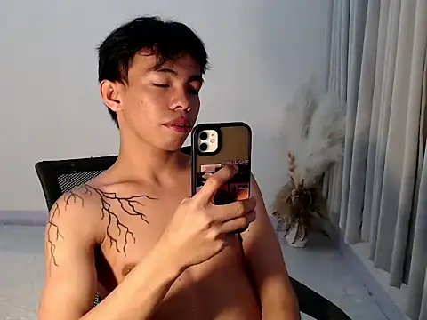 hottasianboy online show from 08.03.26