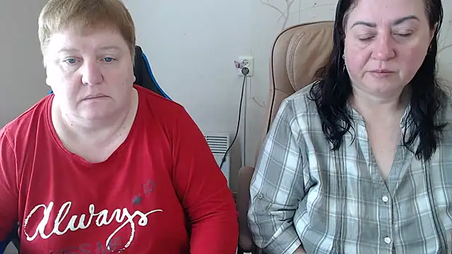 Snapshot of Lindy-Jeanie chatting on 05.01.26 Lindy-Jeanie online show from 05.01.26