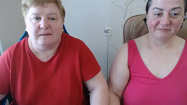 Snapshot of Lindy-Jeanie chatting on 05.28.26 Lindy-Jeanie online show from 05.28.26