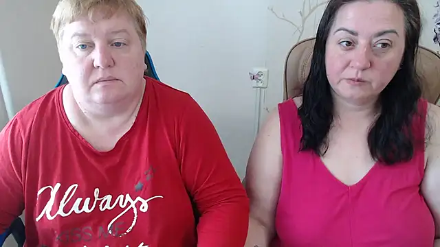 Snapshot of Lindy-Jeanie chatting on 05.30.26 Lindy-Jeanie online show from 05.30.26