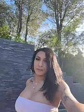 Snapshot of FerrariFrench chatting on 02.25.26 FerrariFrench online show from 02.25.26