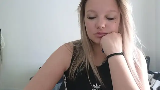 Snapshot of bettyloveu chatting on 07.29.26 bettyloveu online show from 07.29.26