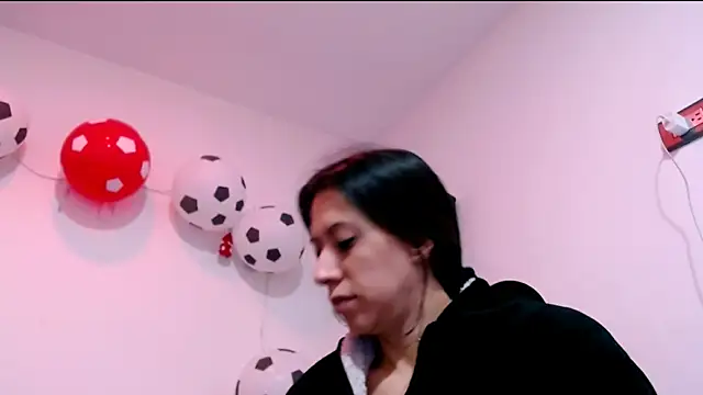 ItsAmara online show from 07.15.26