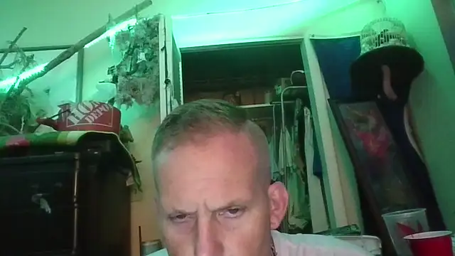 strokingjoe14585 online show from 06.13.26