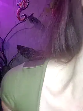 Snapshot of PurpleBunnyxo chatting on 06.18.26 PurpleBunnyxo online show from 06.18.26