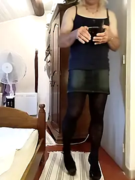 stephie83 online show from 06.04.26