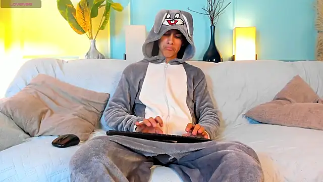 Cheys Mast online show from 04.14.26