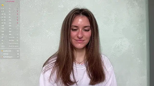 Snapshot of Moonstarisrares chatting on 05.23.26 Moonstarisrares online show from 05.23.26